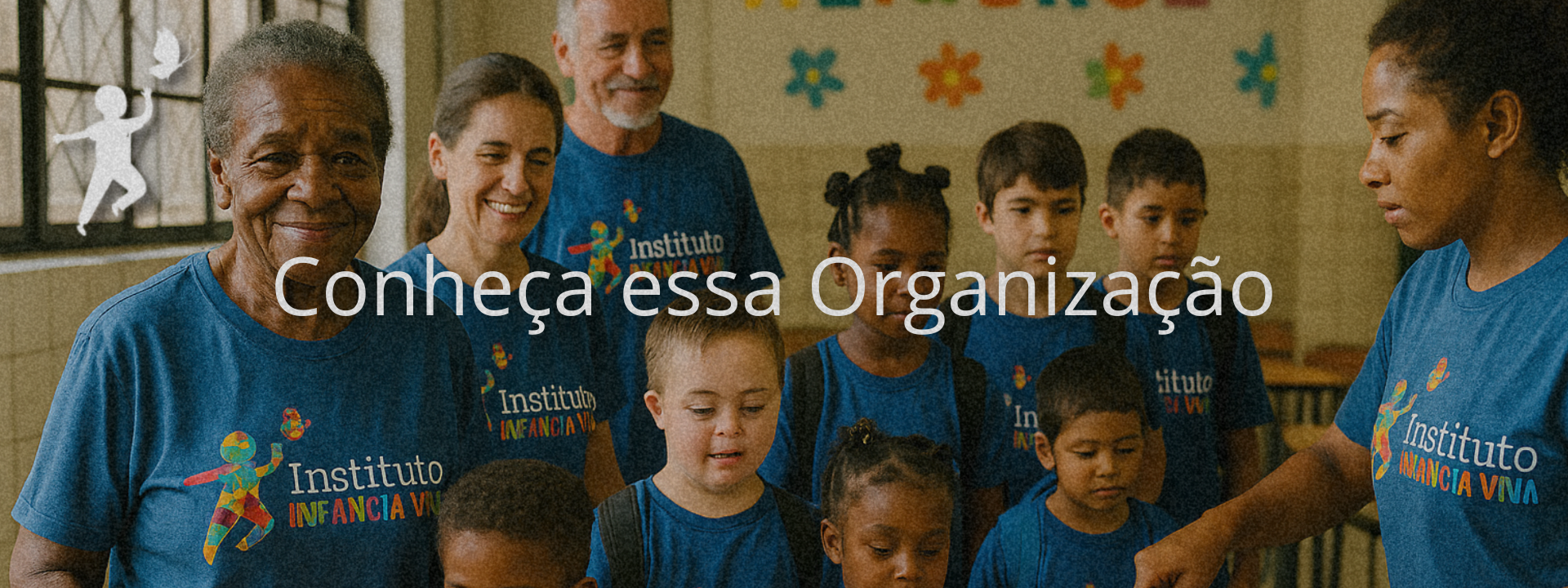 Equipe em atendimento com sorrisos